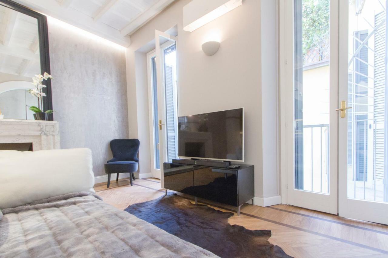 Elegante E Completamente Arredato Apt In Duomo 밀라노 외부 사진