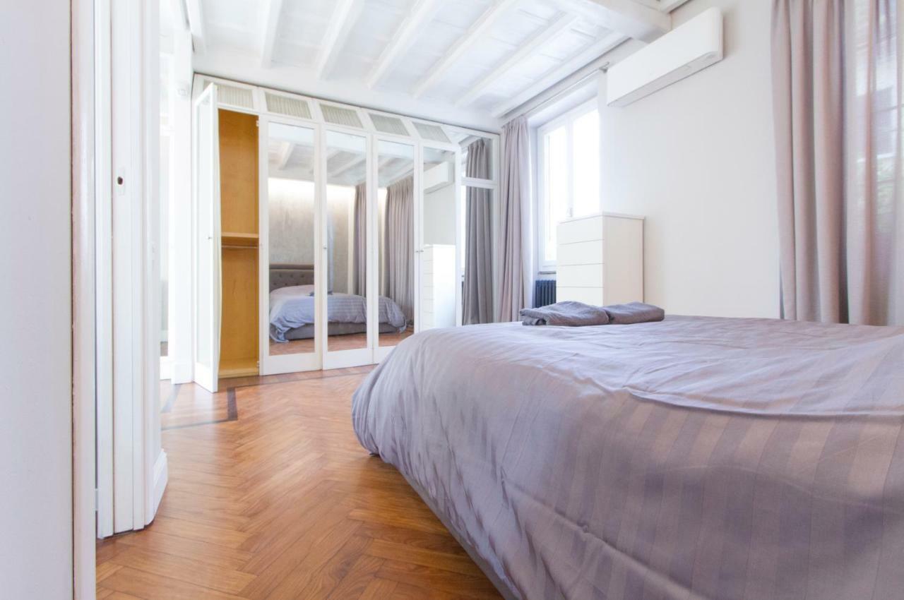 Elegante E Completamente Arredato Apt In Duomo 밀라노 외부 사진